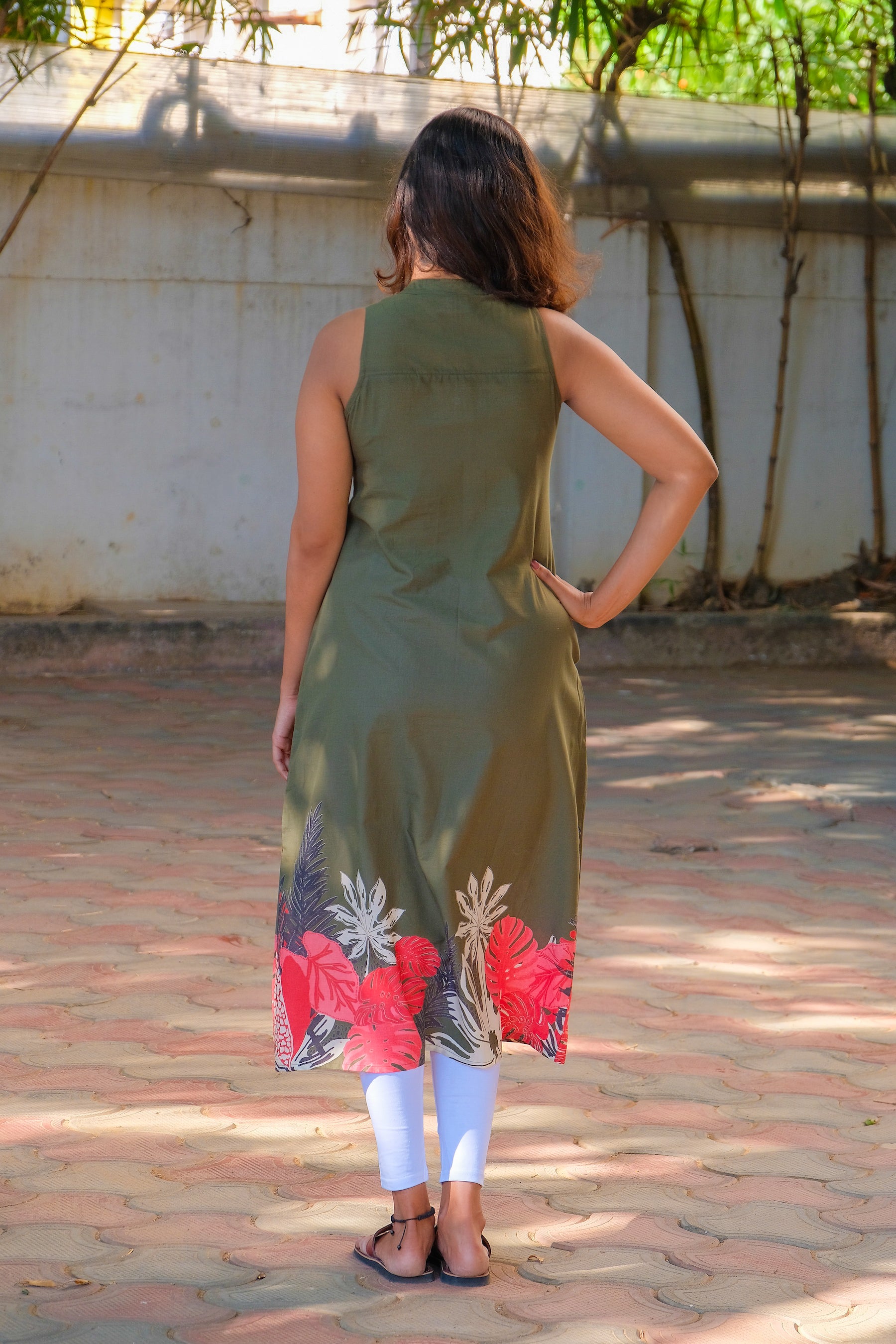 Olive Green Garden Print Sleeveless Kurti